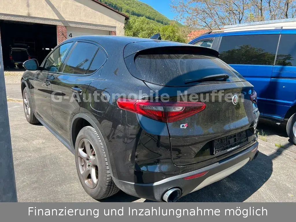Gebraucht Alfa Romeo Stelvio Super 280 PS (205 kW) 2019 Schwarz SUV