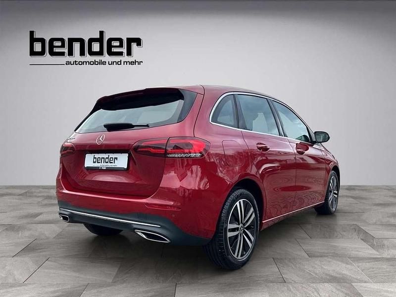 Gebraucht Mercedes E250 Progressive 160 PS (117 kW) 2021 Manufaktur patagonienrot Kombi