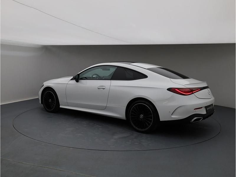 Gebraucht Mercedes CLE220 AMG 197 PS (144 kW) 2024 Designo opalithweiss bright Coupé