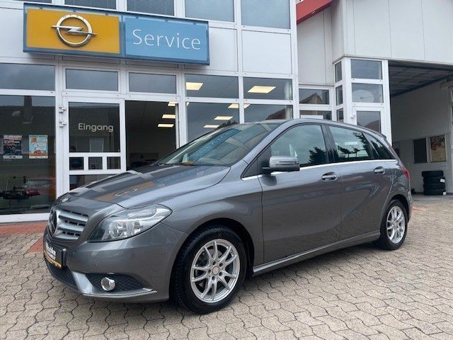 Grau Gebraucht 2014 Mercedes B180 Van / Kleinbus | 12.390 € (Fairer Preis) - Bild 1/4