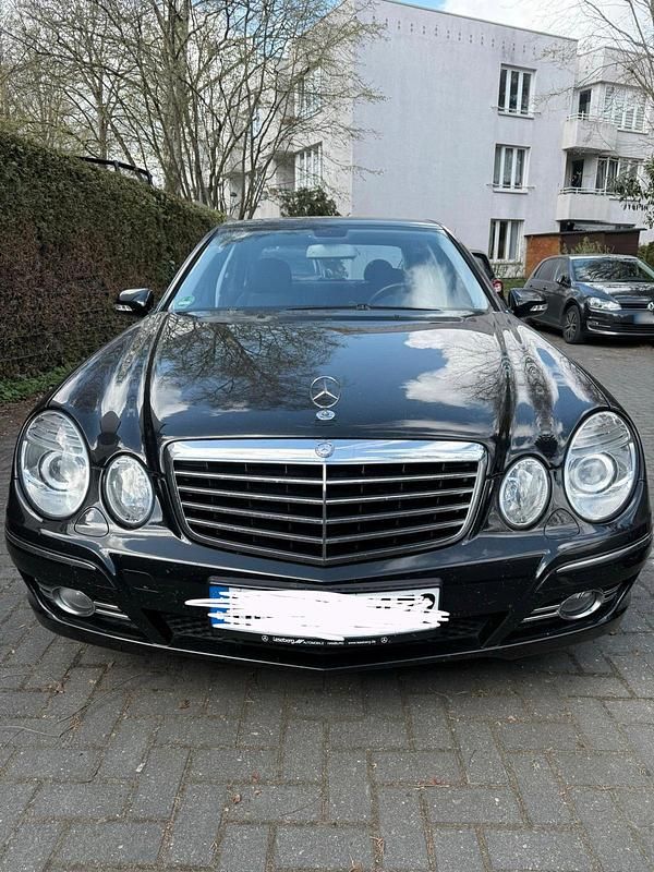 Gebraucht Mercedes E200 194 PS (142 kW) 2007 Schwarz Limousine