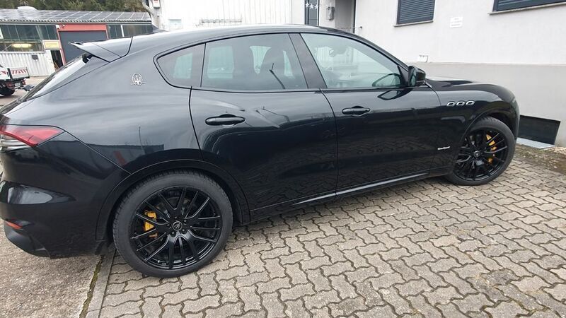 Gebraucht Maserati Levante 349 PS (256 kW) 2022 Schwarz SUV