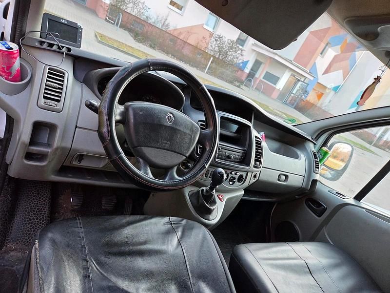 Gebraucht Renault Trafic 145 PS (106 kW) 2012 Weiß Van / Kleinbus