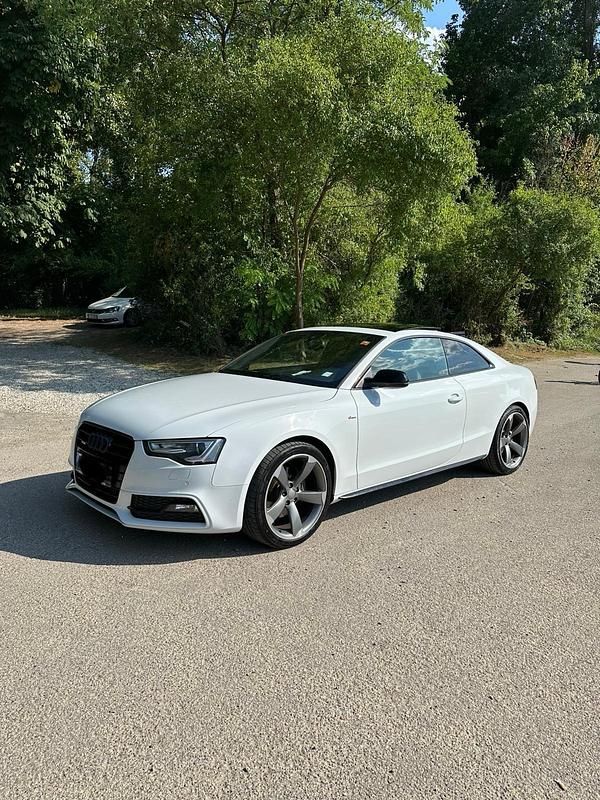 Weiß Gebraucht 2013 Audi A5 Comfort Coupé | 15.300 € (Fairer Preis) - Bild 1/4