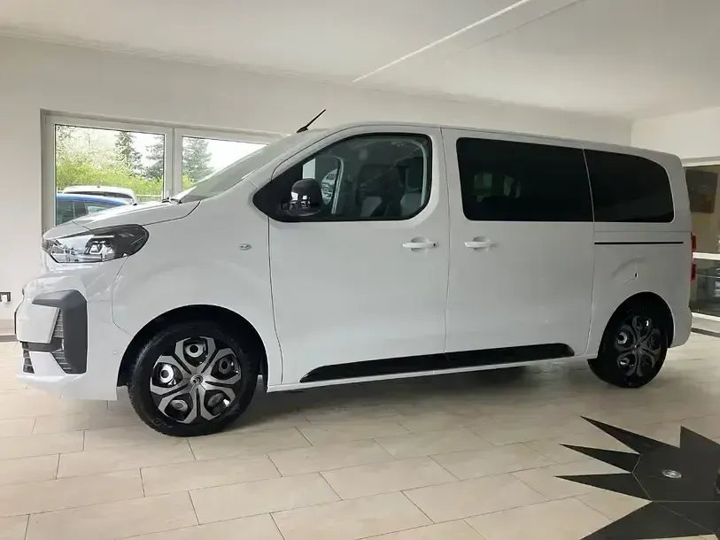 Używany Citroën Spacetourer 177 KM (130 kW) 2025 Biały Minivan