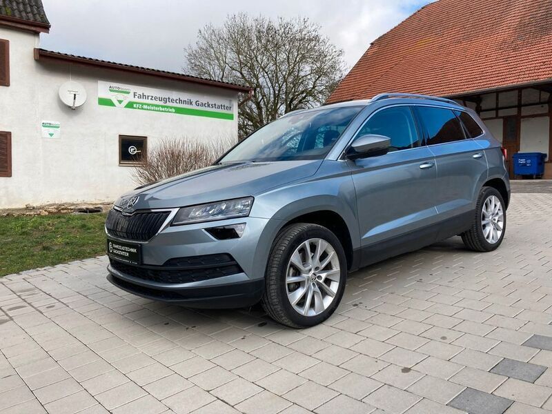 Business grau metallic Gebraucht 2018 Skoda Karoq Style SUV | 21.999 € (Fairer Preis) - Bild 1/4
