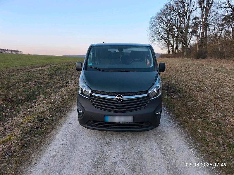 Gebraucht Opel Vivaro 125 PS (91 kW) 2017 Schwarz Van / Kleinbus