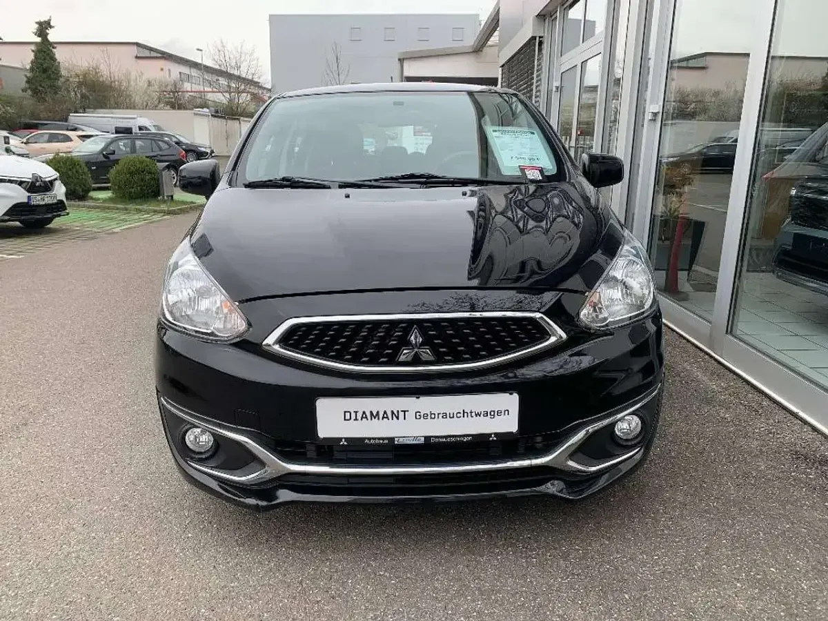Gebraucht Mitsubishi Space Star Diamant Edition 71 PS (52 kW) 2020 Magicschwarz Limousine