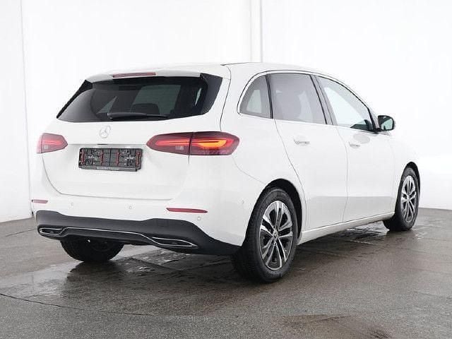 Polarweiss Gebraucht 2024 Mercedes B200 Progressive Van / Kleinbus | 31.834 € (Guter Preis) - Bild 1/4