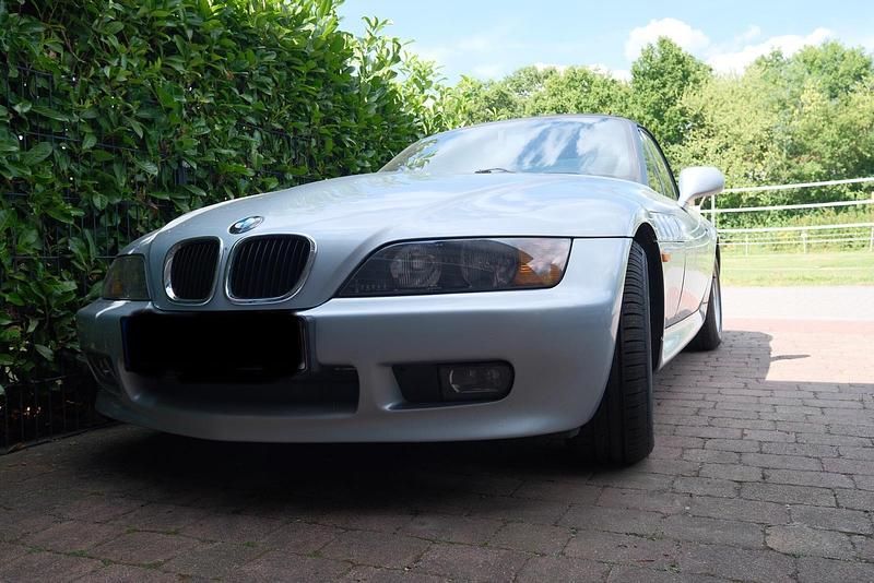 Silber Gebraucht 1996 BMW Z3 Cabrio | 9.990 € (Guter Preis) - Bild 1/4