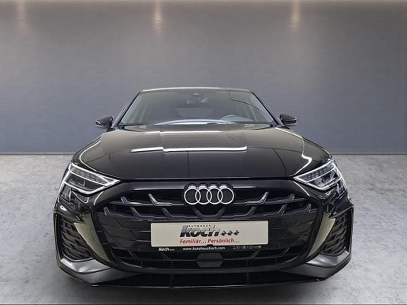 Nouă Audi A3 S-Line 150 CP (110 kW) 2025 Negru Berlinǎ