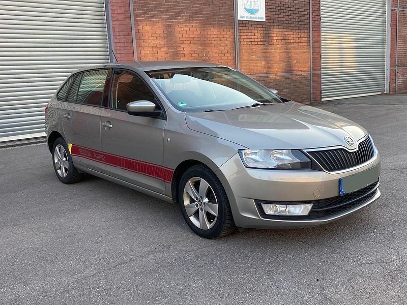 Grau Gebraucht 2014 Skoda Rapid Kombi | 3.900 € (Guter Preis) - Bild 1/4