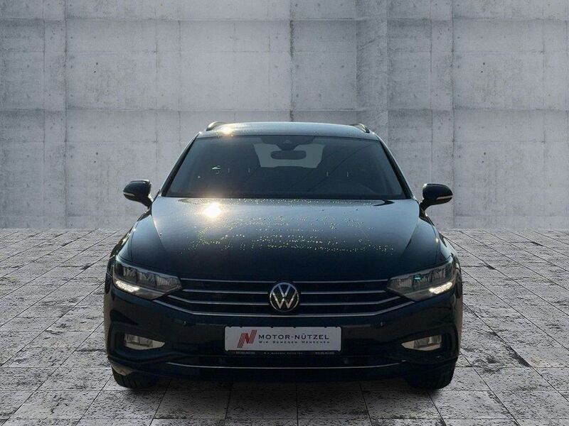 Gebraucht VW Passat Business 150 PS (110 kW) 2022 Deep black perleffekt Kombi