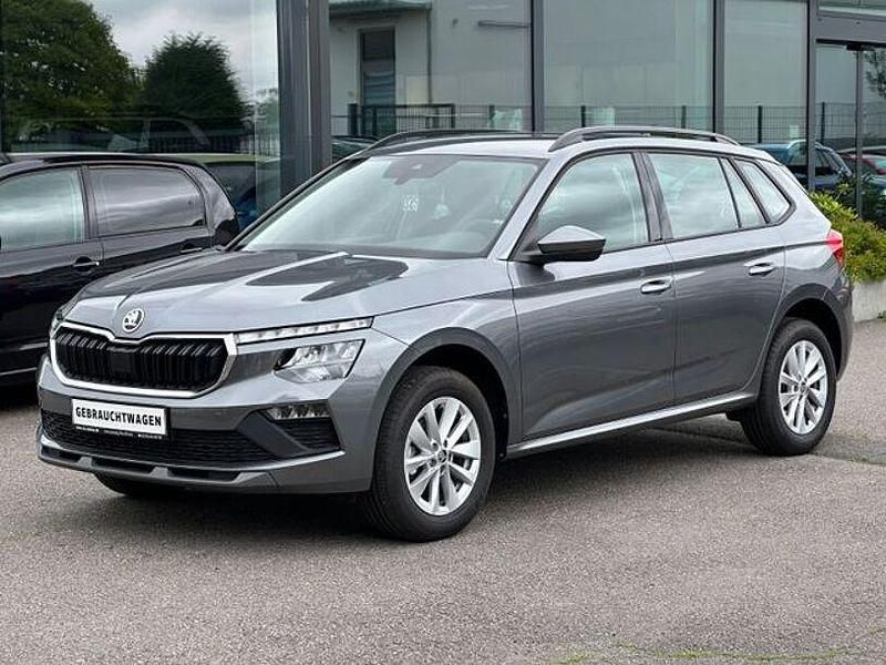 Grau Gebraucht 2024 Skoda Kamiq Selection SUV | 21.980 € (Fairer Preis) - Bild 1/4