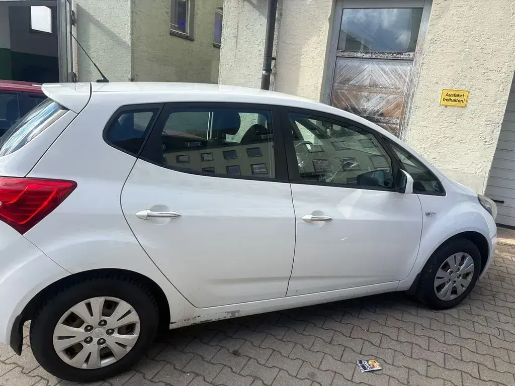 Gebraucht Hyundai ix20 125 PS (91 kW) 2013 Weiß Kleinwagen