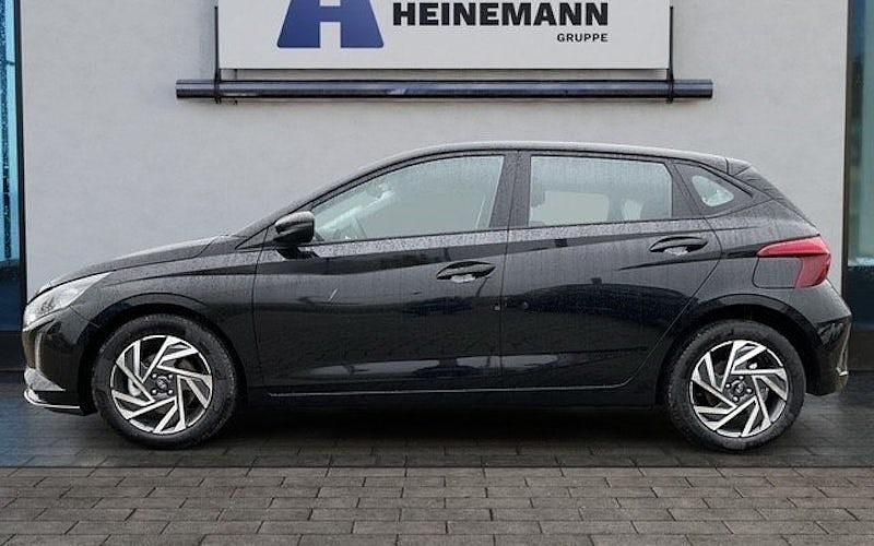 Neu Hyundai i20 Trend 101 PS (74 kW) 2025 Phantom black Limousine