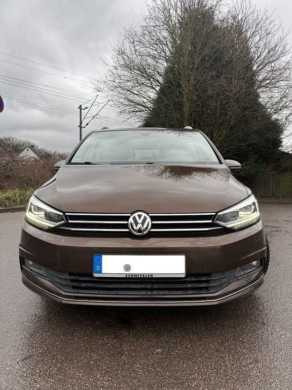 Gebraucht VW Touran Highline 150 PS (110 kW) 2015 Braun Van / Kleinbus