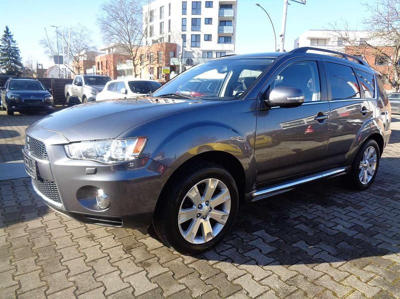Gebraucht Mitsubishi Outlander Intense 156 PS (114 kW) 2011 Grau SUV