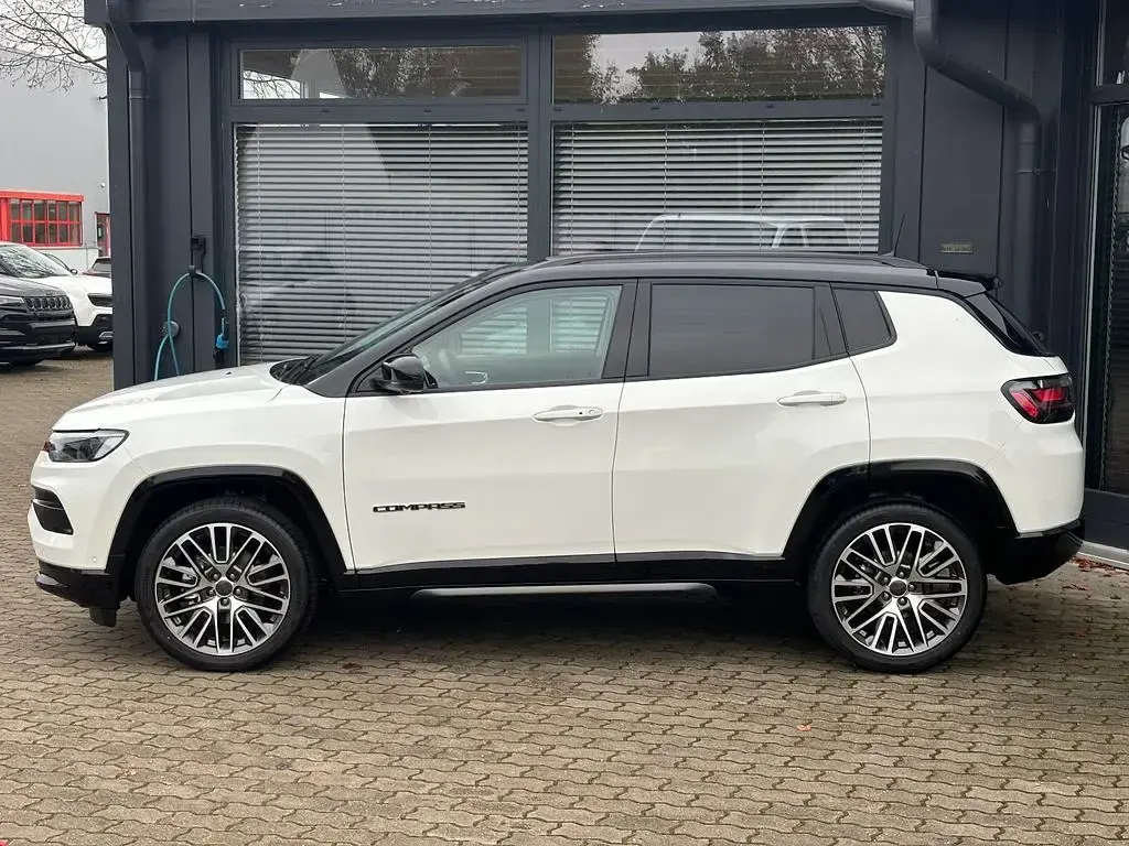 Gebraucht Jeep Compass Summit 131 PS (96 kW) 2025 Weiß SUV
