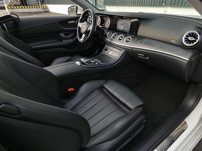 Gebraucht Mercedes E220 194 PS (142 kW) 2018 Diamantweiß bright Cabrio