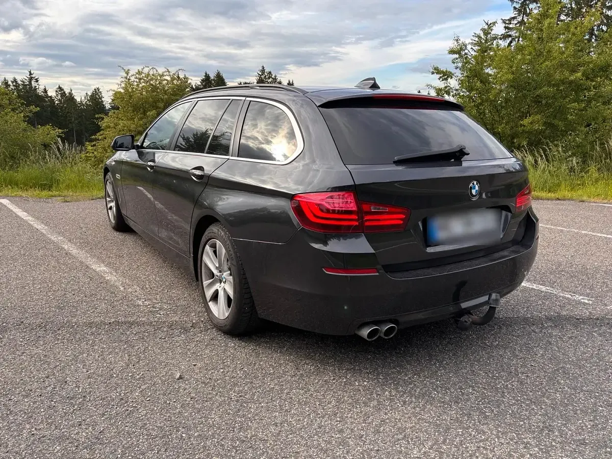 Gebraucht BMW 520 184 PS (135 kW) 2013 Grau Kombi