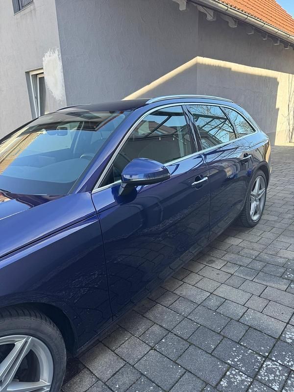 Gebraucht Audi A4 136 PS (100 kW) 2021 Blau Kombi
