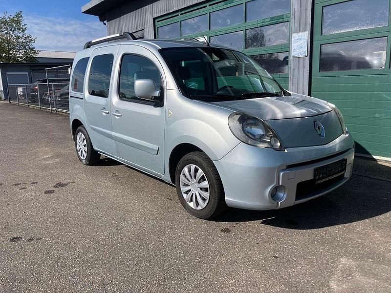 Gebraucht Renault Kangoo Luxe 109 PS (80 kW) 2012 Silber Van / Kleinbus