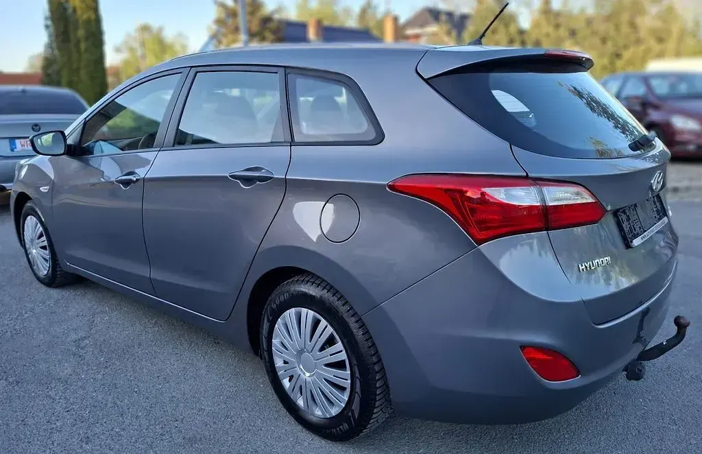 Gebraucht Hyundai i30 Style 135 PS (99 kW) 2015 Grau Kombi