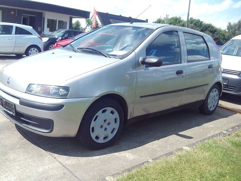 Blau (metallic) Gebraucht 2002 Fiat Punto Active Kleinwagen | 1.375 € (Etwas zu teuer) - Bild 1/4