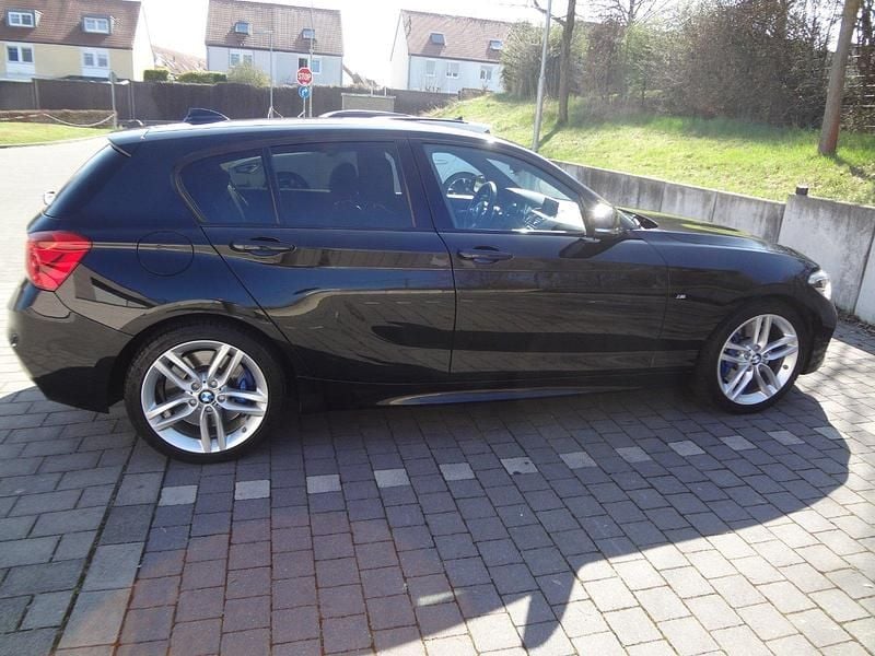 Schwarz Gebraucht 2017 BMW 125 M Sport Kleinwagen | 23.800 € (Fairer Preis) - Bild 1/4