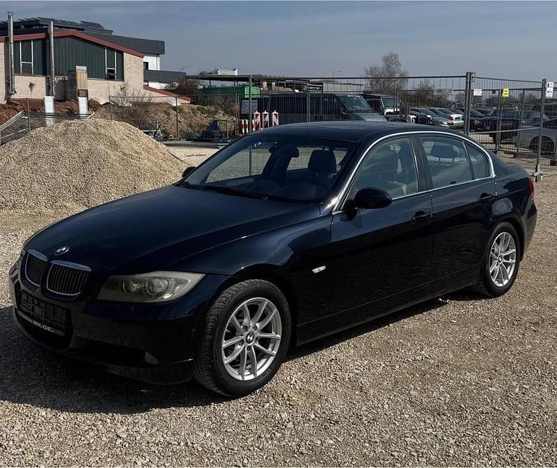 Gebraucht BMW 325 218 PS (160 kW) 2004 Blau Limousine