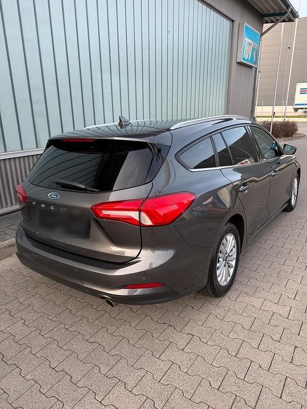 Gebraucht Ford Focus 125 PS (91 kW) 2019 Grau Kombi