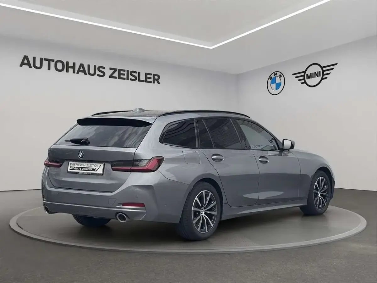 Gebraucht BMW 320 184 PS (135 kW) 2025 Skyscraper grau Kombi