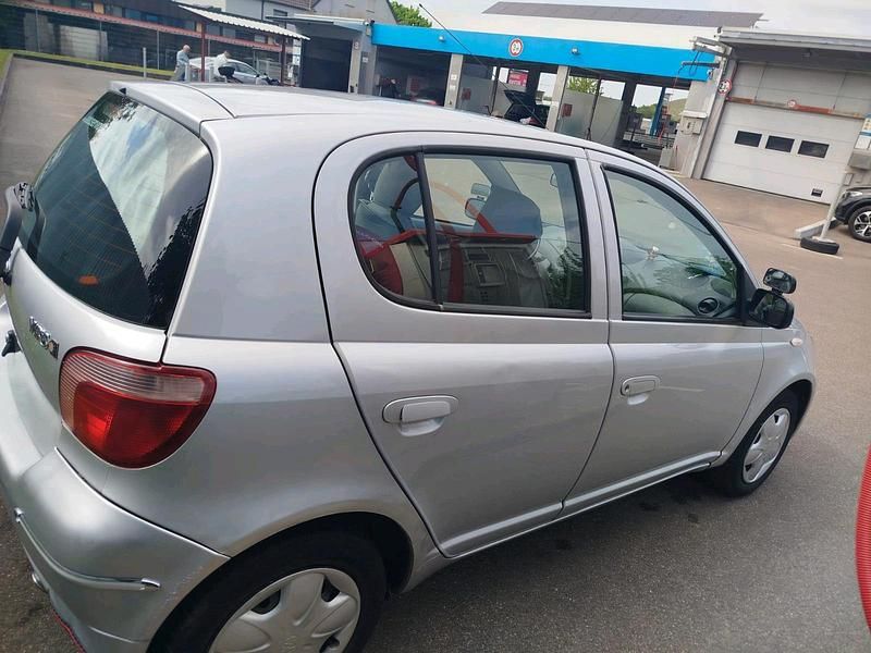 Gebraucht Toyota Yaris 68 PS (50 kW) 2002 Grün Kleinwagen