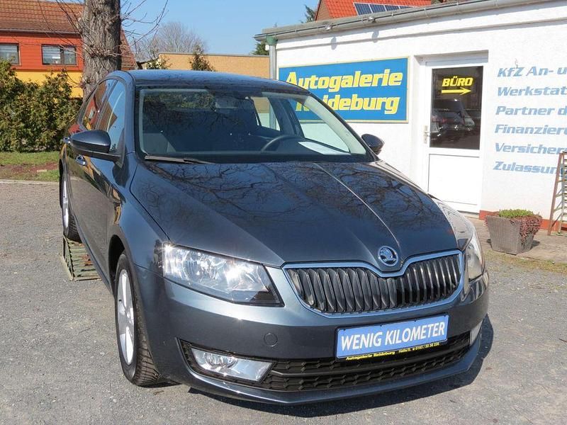 Gebraucht Skoda Octavia Elegance 105 PS (77 kW) 2015 Grau Kleinwagen