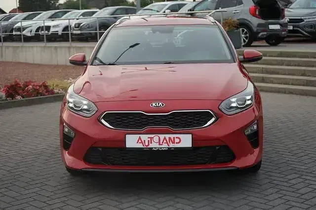 Gebraucht Kia Ceed 140 PS (102 kW) 2021 Rot Kleinwagen