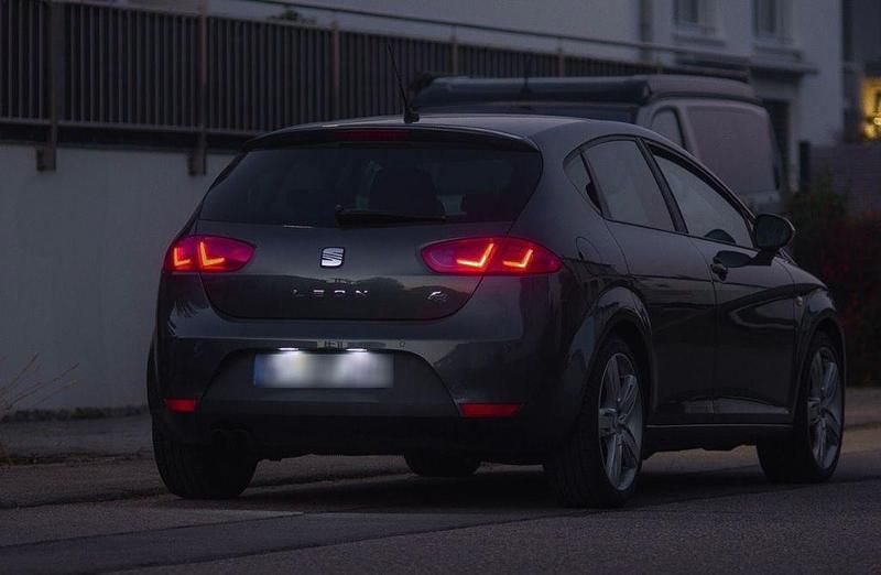 Gebraucht Seat Leon FR 160 PS (117 kW) 2012 Grau Limousine