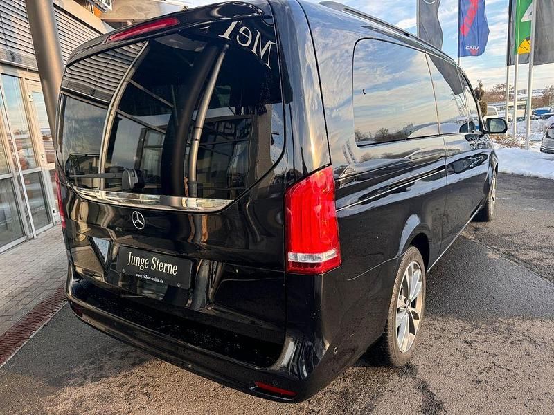 Gebraucht Mercedes V300 237 PS (174 kW) 2024 Schwarz Van / Kleinbus
