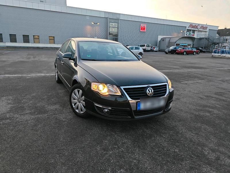 Andere farben Gebraucht 2007 VW Passat Limousine | 1.990 € (Superpreis) - Bild 1/4