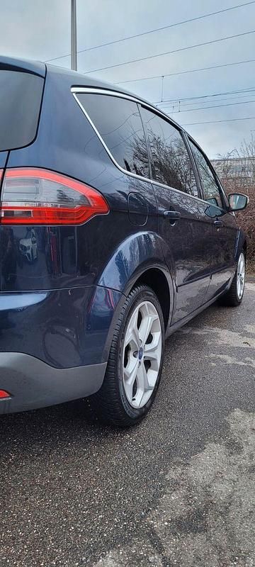 Gebraucht Ford S-MAX Champions Edition 163 PS (119 kW) 2013 Blau Van / Kleinbus