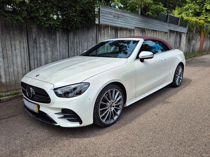 Weiß Gebraucht 2021 Mercedes E450 AMG line Cabrio | 43.999 € - Bild 1/4