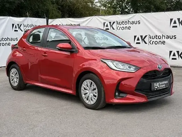 Gebraucht Toyota Yaris 116 PS (85 kW) 2022 Rot Kleinwagen