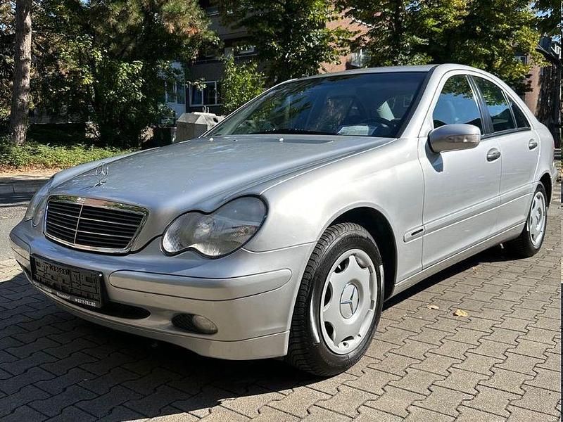Silber Gebraucht 2000 Mercedes C200 Limousine | 4.950 € (Teuer) - Bild 1/4