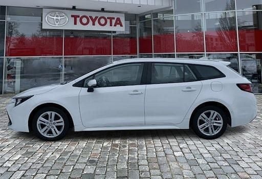 Gebraucht Toyota Corolla Team 122 PS (89 kW) 2022 Super white 2 Kombi
