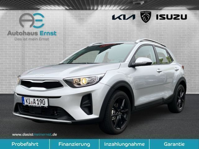 Sparklingsilber metallic Gebraucht 2024 Kia Stonic Vision SUV | 21.490 € (Guter Preis) - Bild 1/4