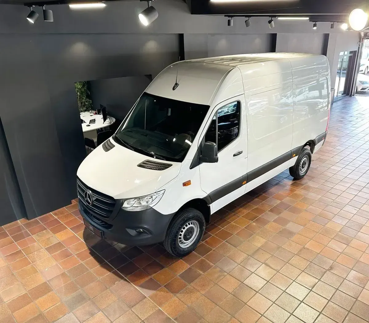 Używany Mercedes Sprinter 163 KM (119 kW) 2019 Biały Van