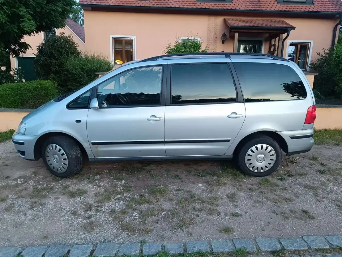 Gebraucht VW Sharan Comfortline 131 PS (96 kW) 2004 Silber Van / Kleinbus