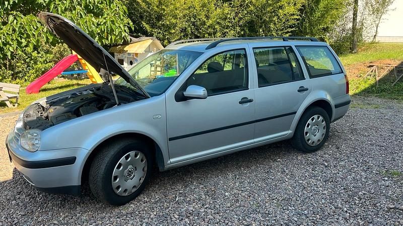 Silber Gebraucht 2003 VW Golf IV Kombi | 800 € (Superpreis) - Bild 1/4