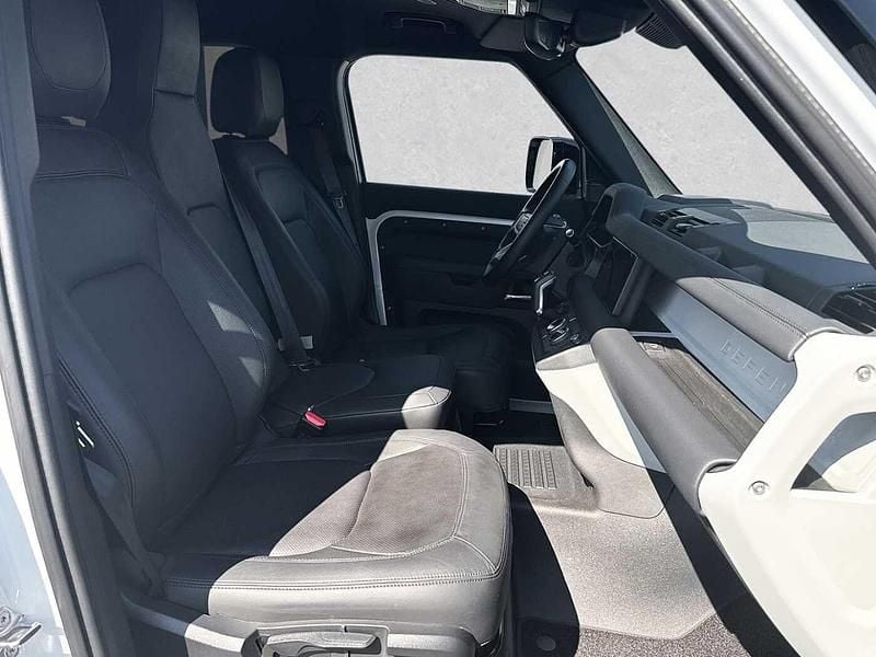 Gebraucht Land Rover Defender S 202 PS (148 kW) 2023 Fuji white SUV