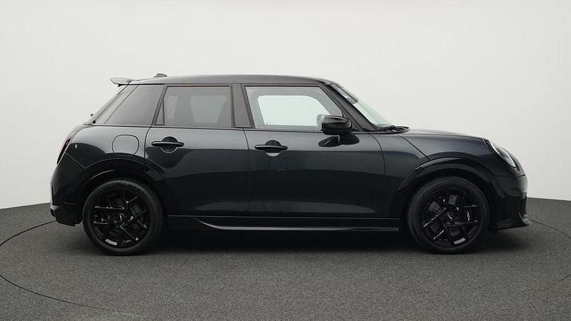 Używany Mini Cooper 156 KM (114 kW) 2024 Szary Hatchback